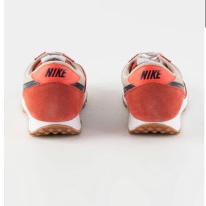 Nike Daybreak Womens shoes - Cinnamon- size 7